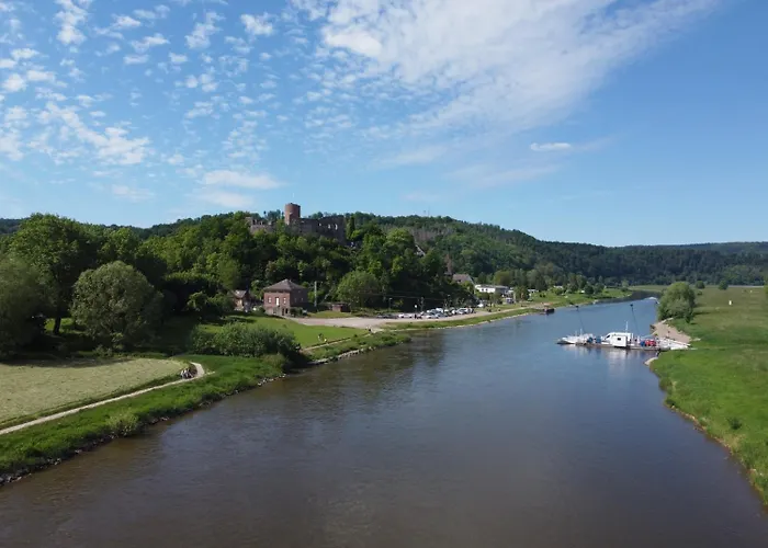 Отель Zur Burg 3*
