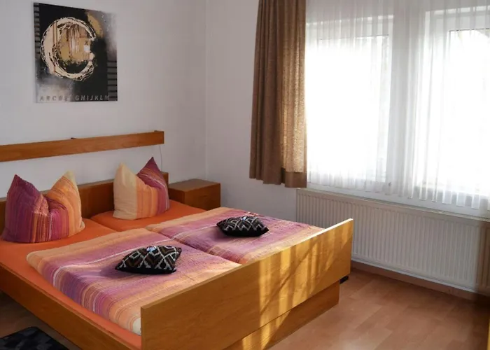 Отель Zur Burg Polle